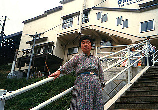19861000_023_thumb.jpg