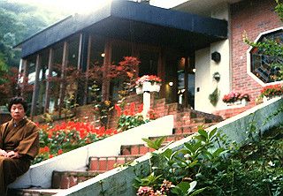 19861000_033_thumb.jpg
