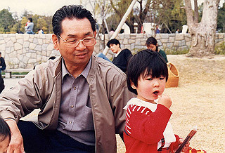 19870300_002_thumb.jpg