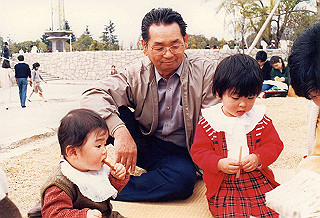 19870300_003_thumb.jpg