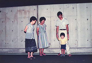 19880899_003_thumb.jpg