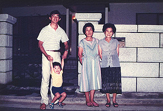 19880899_005_thumb.jpg