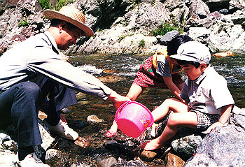 19900429_007_thumb.jpg